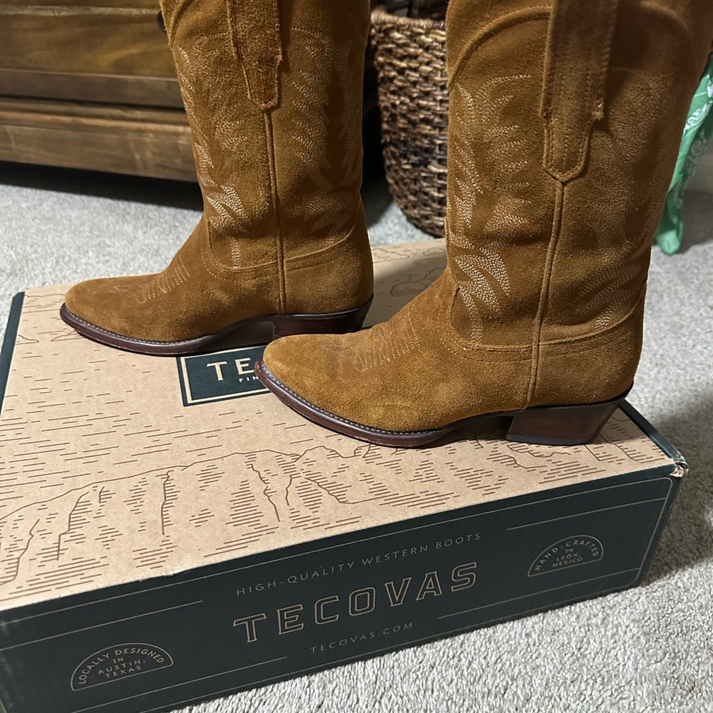 Women’s tecovas Josie suede leather cowboy boots